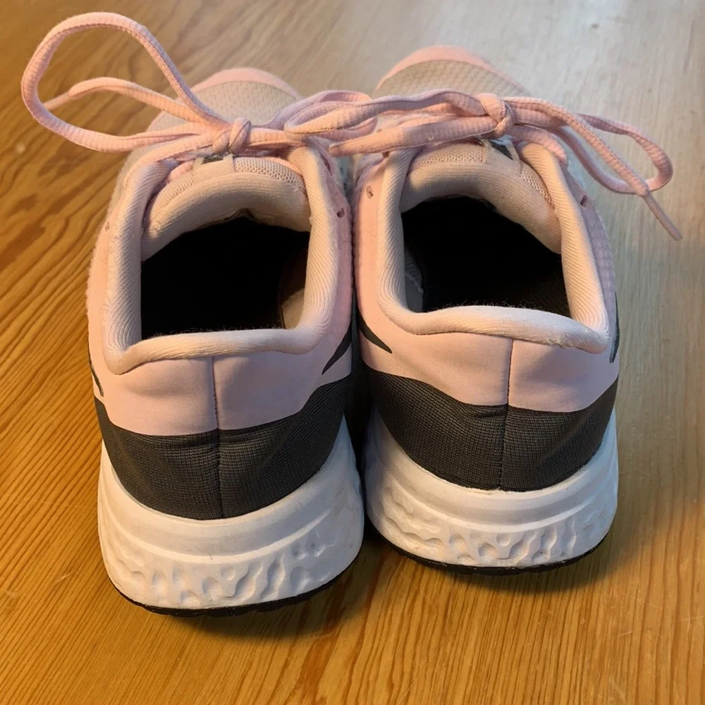 Nike Revolution Sneakers Girls